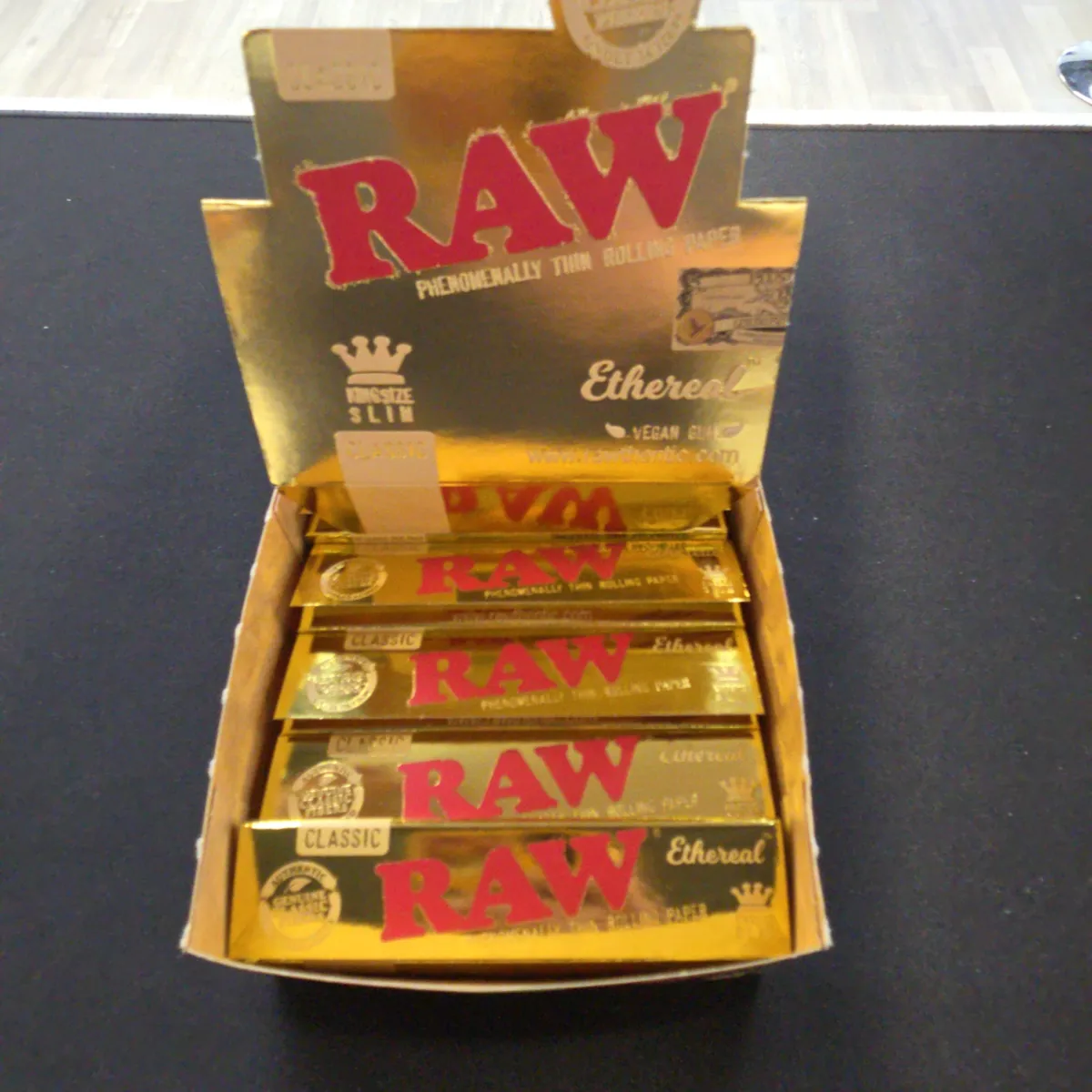 RAW Ethereal Kingsize Slim Classic Rolling Paper
