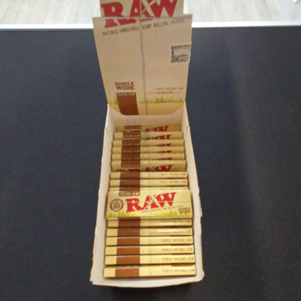 RAW Organic Hemp 1 1/4 Size Single Wide Rolling Papers