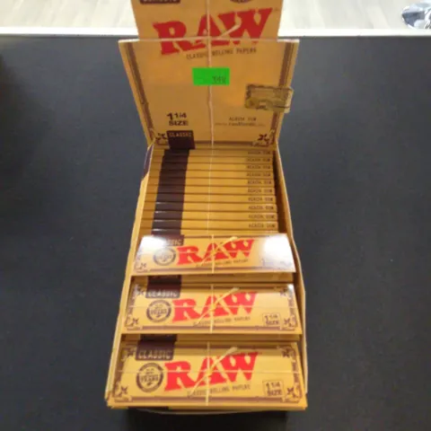 RAW 1 1/4 Size Classic Rolling Papers