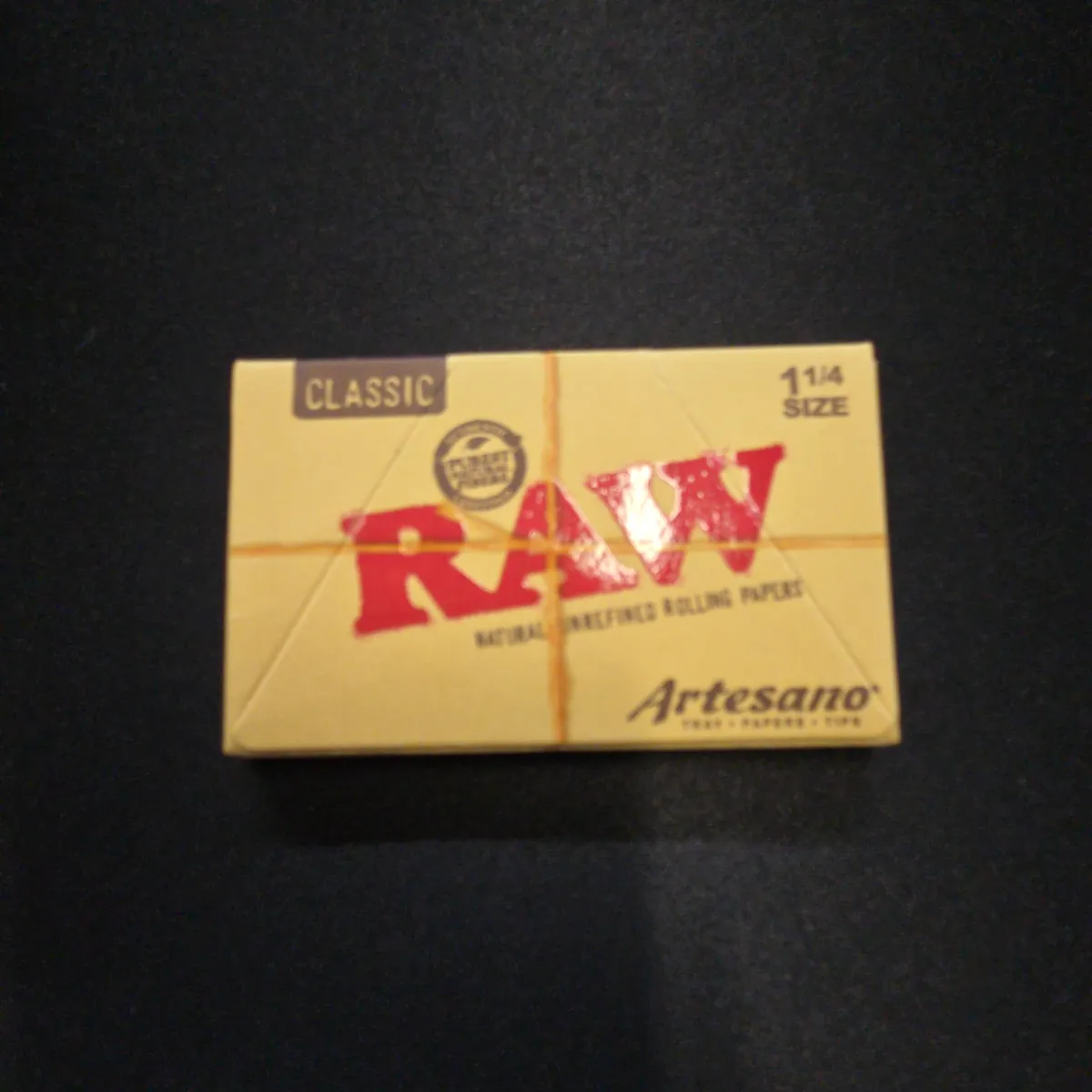 RAW Kingsize Organic Hemp Slim Rolling Papers With Tips